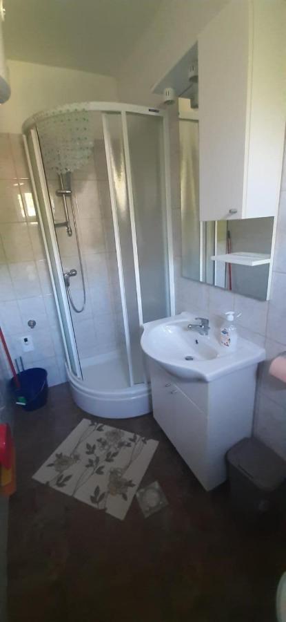 Apartments And Rooms Sanja ซีบินีย์ กริมโปตสกี ภายนอก รูปภาพ